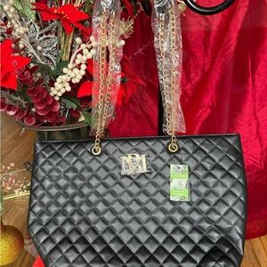 Chic Black Quilted Shoulder Bag